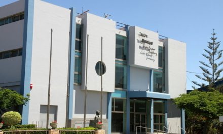 El Teatro Juan Ramón Jiménez presenta la exposición ‘La tierra que habito. Mi realidad en colores. Paisajes y momentos’