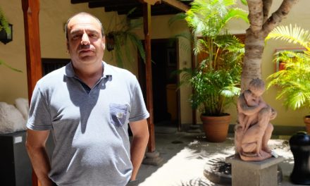 Los amantes de la poesía tienen una cita con los versos en el taller de Pedro Flores en la Casa-Museo León y Castillo de Telde