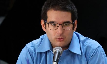 La Biblioteca Insular presenta el debut literario de Juan Antonio Hernández, ‘Muerte blanca’