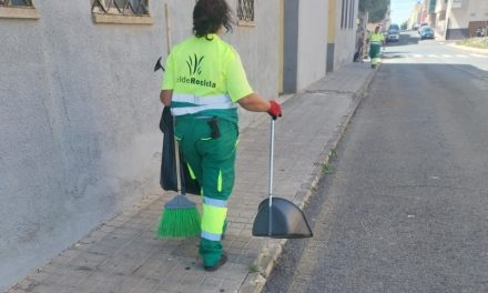 Telde lleva a cabo un servicio extraordinario de limpieza intensiva en Las Huesas