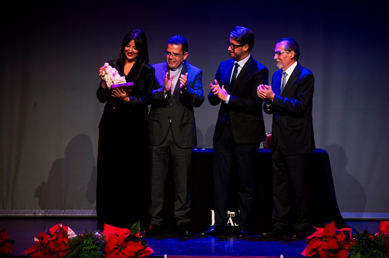 Yaiza López Landi realza las tradiciones más laguneras en un emotivo pregón navideño dedicado a las raíces canarias 