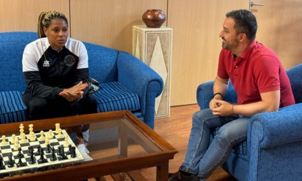 Telde reconoce el legado de Marta Mangué tras entrar en el Salón de la Fama del balonmano europeo