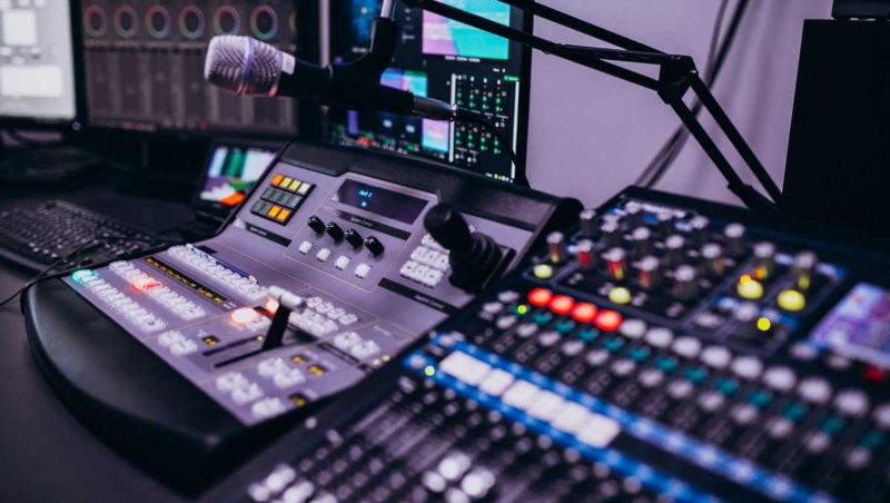La sala de fiestas ‘La Bella Época’ de Telde se querella contra una emisora de radio local ilegal y pirata por divulgar una información falsa